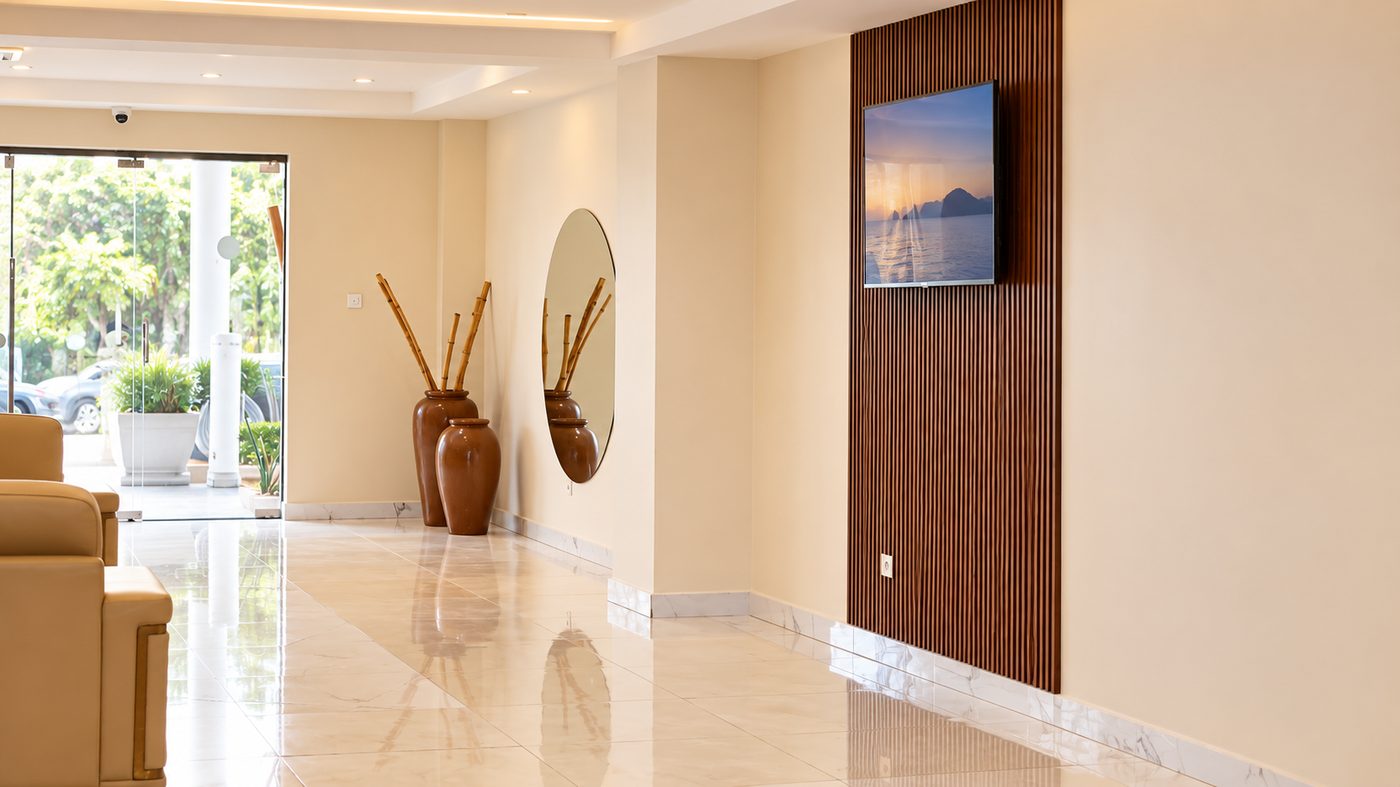 Receção do Hotel Lukweku, em Benfica, Luanda